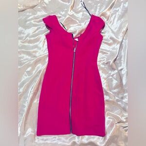 Pink mini dress | Zipper detail in the front | Worn once | Size: US 6